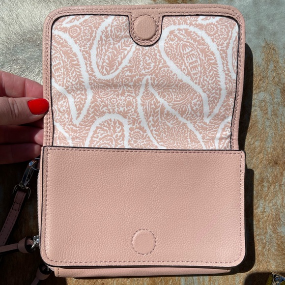 Vera Bradley, Leather cross body wallet in light pink, never used! - Picture 3 of 5